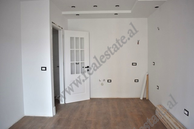 Apartament 1+1 ne shitje prane Hotel Mondial ne Tirane